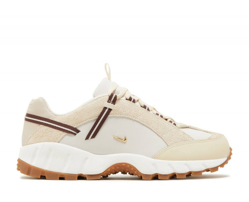 Nike Air Humara LX Jacquemus Light Bone Gold (W) - DR0420-001